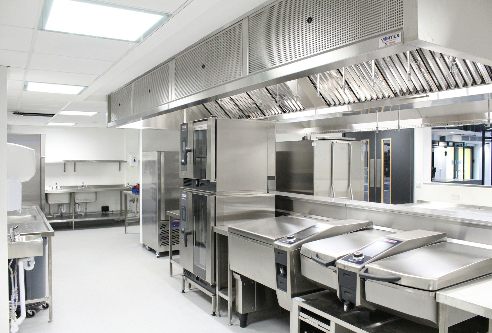 Cocina industrial de acero inoxidable